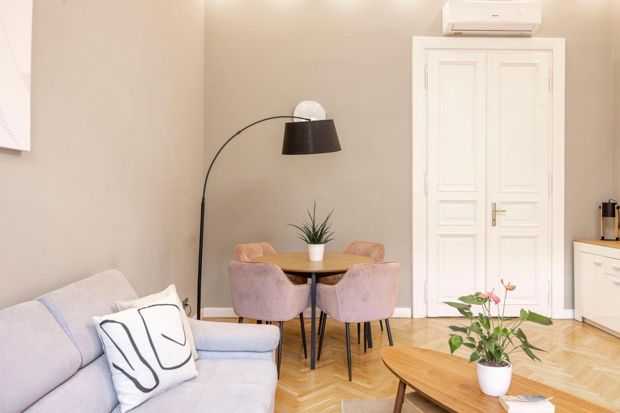 Charming & Cozy Central By Prestige Homes Appartement Budapest