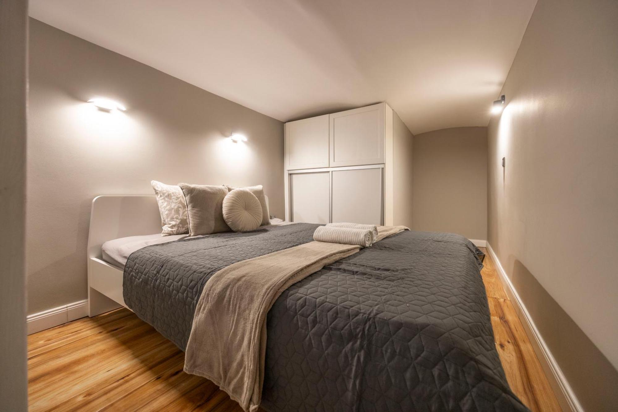 Charming & Cozy Central By Prestige Homes * Budapest